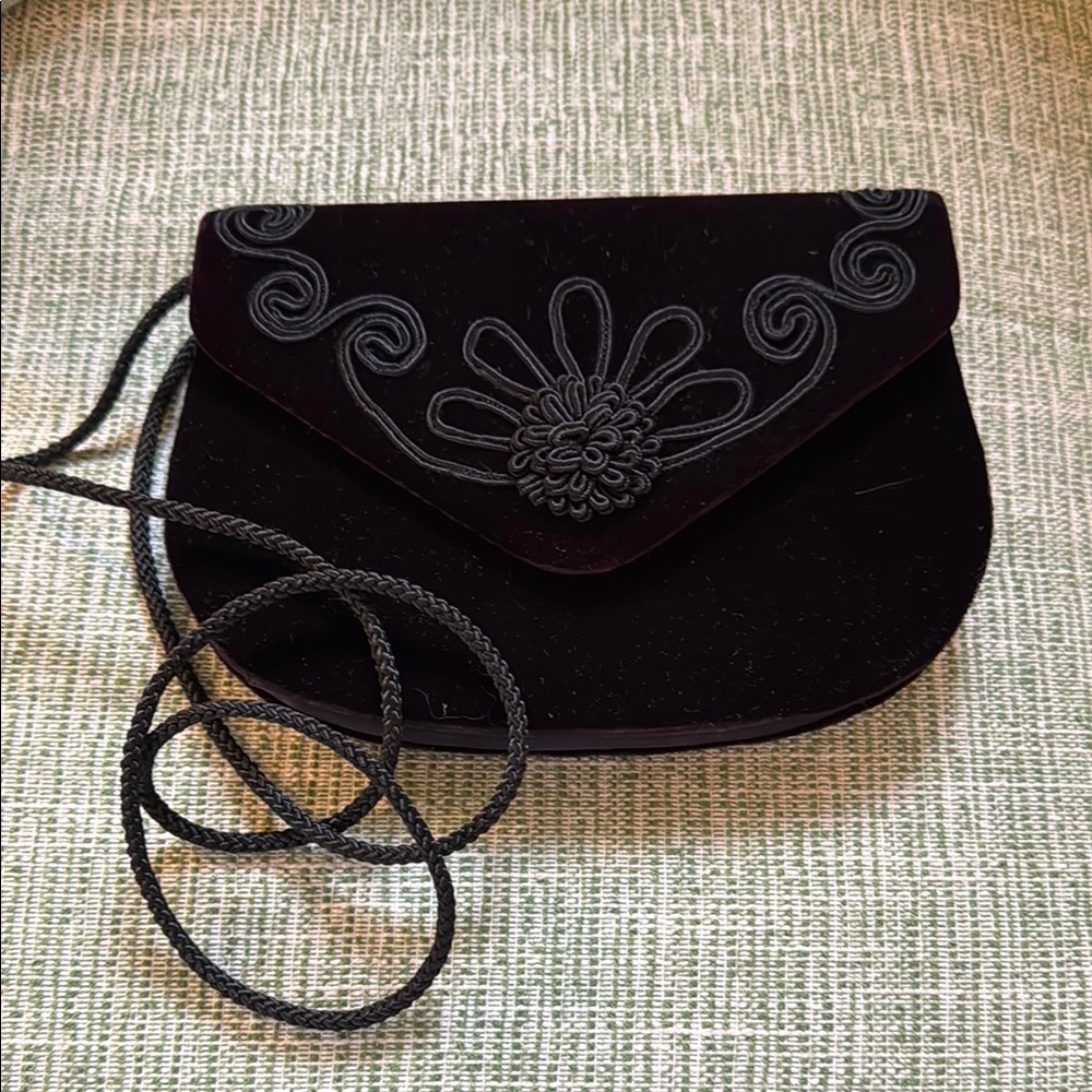 Elegant Black Embroidered Women's Bag. Velvet. Good used condition